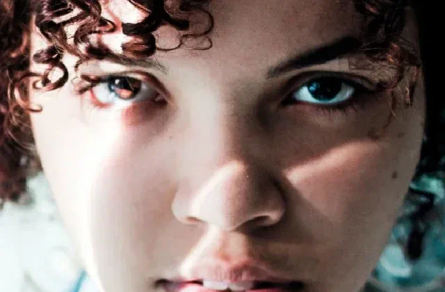 Sylibi - Leading Women Foundations Course - confident young black woman getting ready - 600px